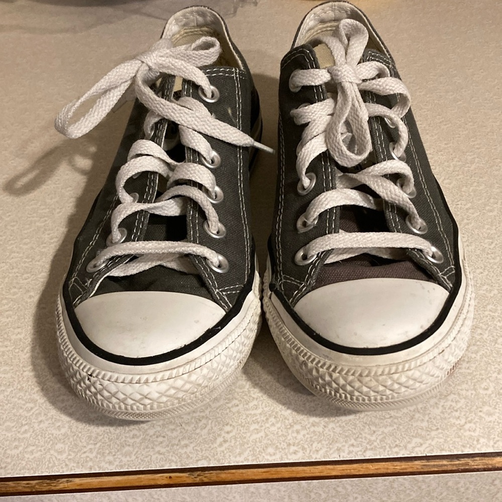 All Star Converse, women’s size 7, medium grey